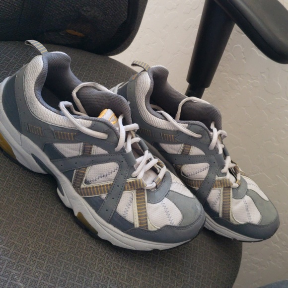 Mens Champion Athletic Sneakers - Picture 2 of 8